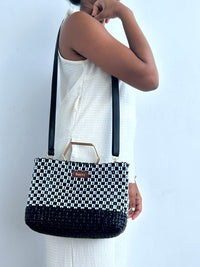 Cross Bodybag- Mono Tina