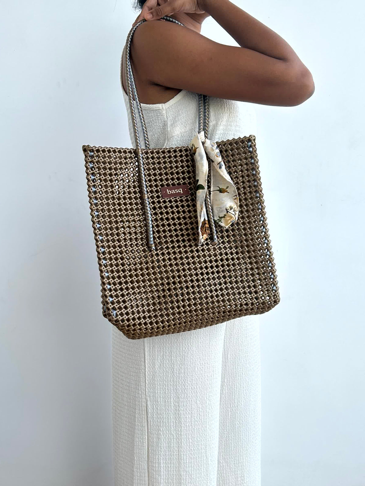 Solid Tote- Metallic Gold with silver handle