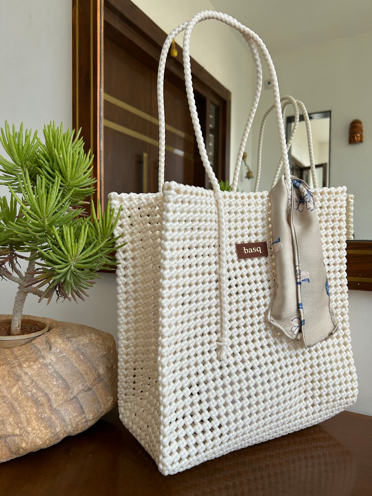 Solid Tote- Pearl white tote