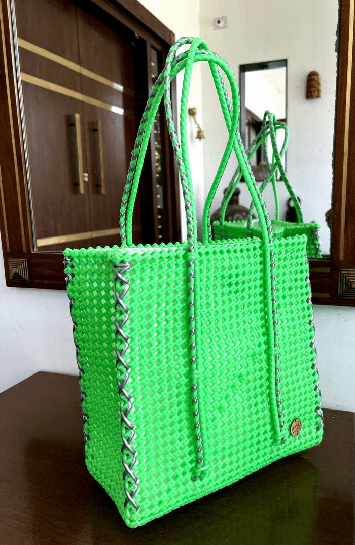 Solid Tote- Parrot Green (with an inner lining and pocket)