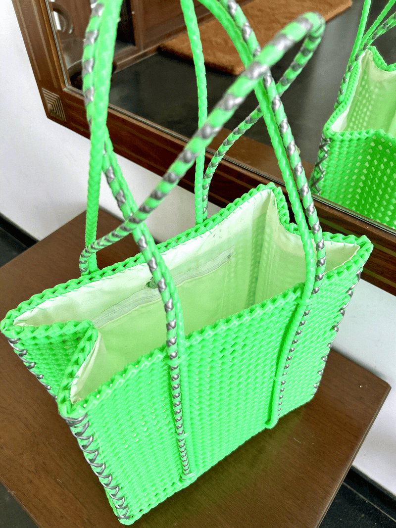 Solid Tote- Parrot Green (with an inner lining and pocket)