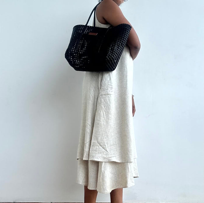 Medium Solid Tote- Classic Black