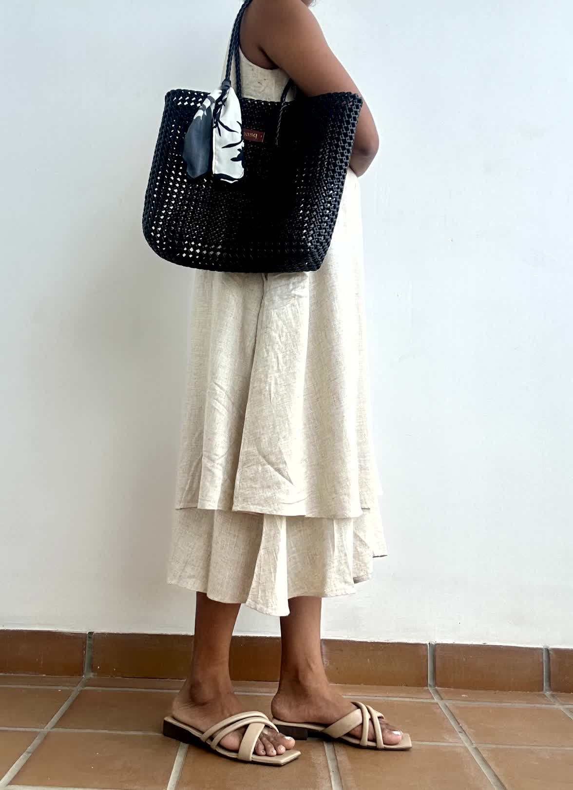 Solid Tote- Classic Black